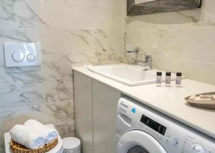 Charavgi 1 * Kremastí